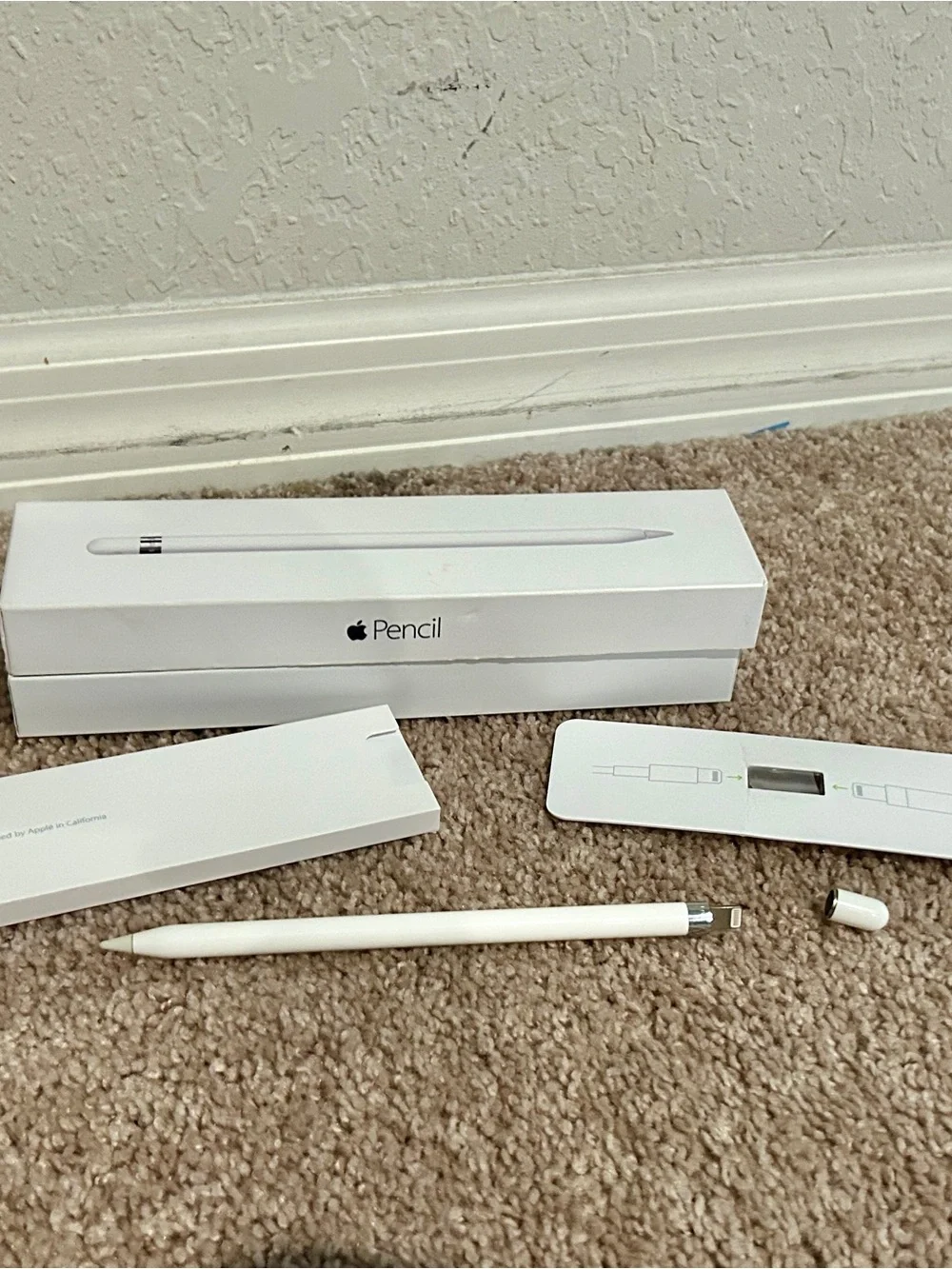 Apple White Apple Pencil in Retail Box